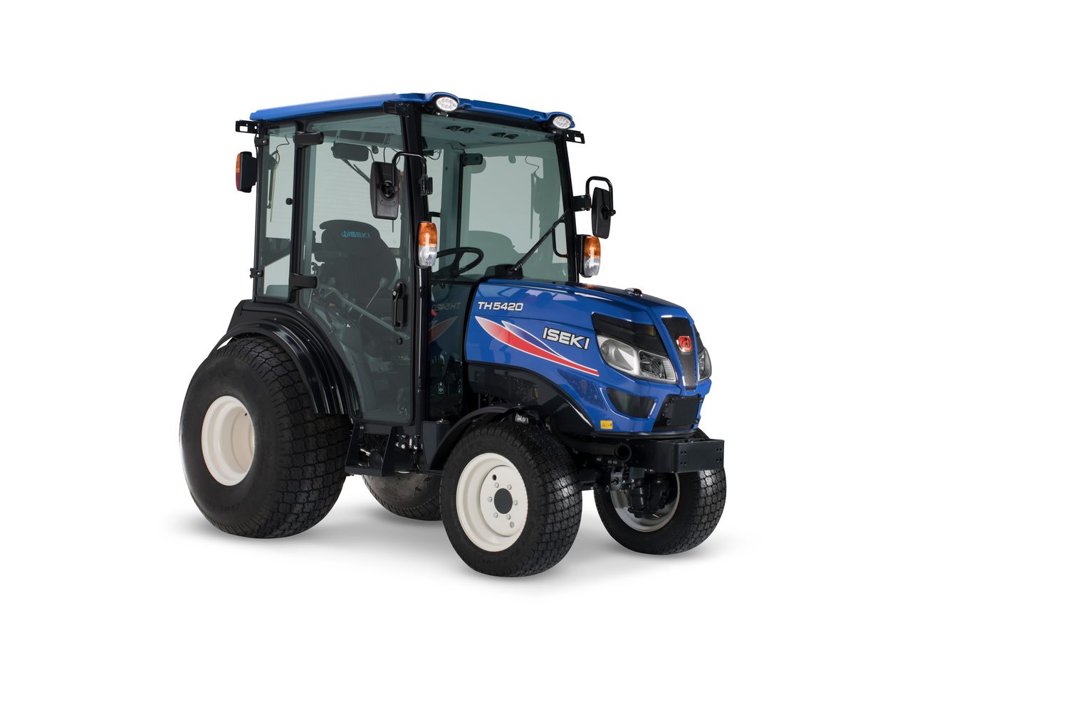 Blauwe iseki mini trekker met cabine met witte achtergrond